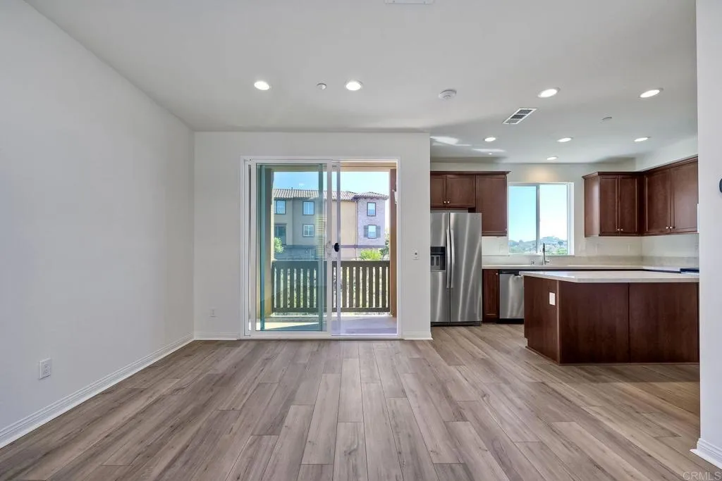 https://cdn.realtyfeed.com/cdn/127/306659815/9af1e72accb0cfa1beee6a8c479353f3.webp