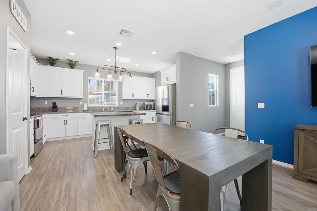 https://cdn.realtyfeed.com/cdn/127/306659818/2053d2a10835fc188fa39ba4f6b553b0.webp