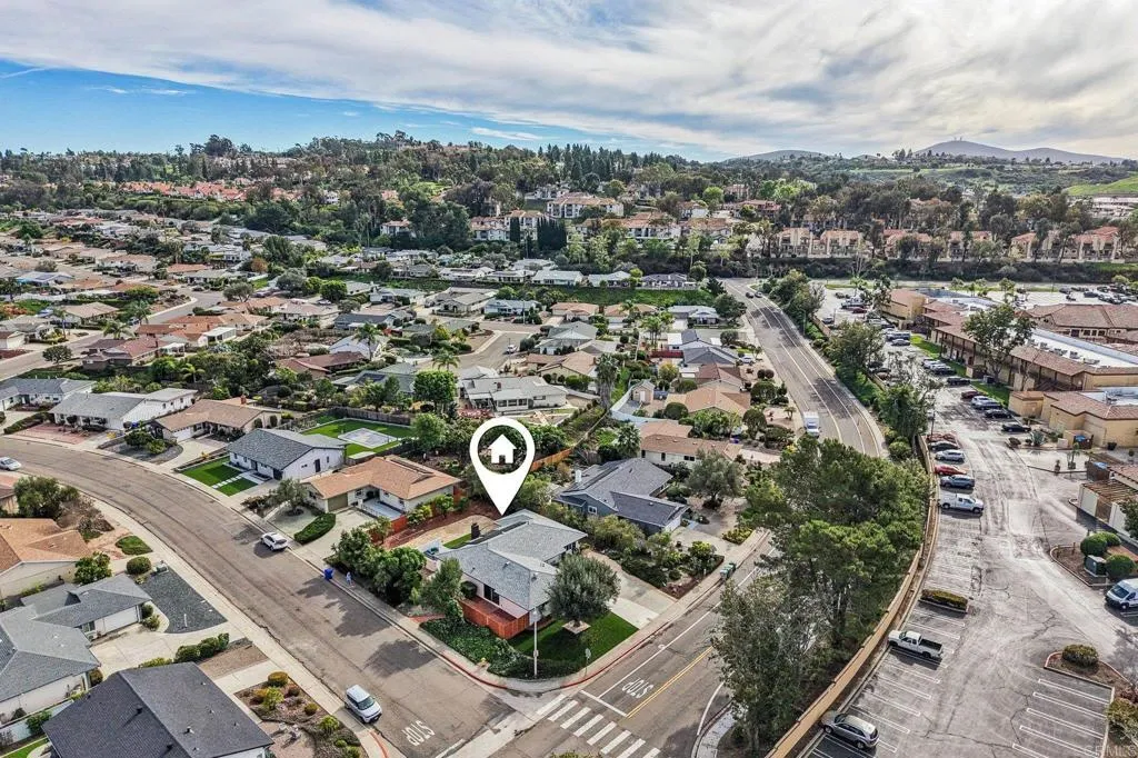 https://cdn.realtyfeed.com/cdn/127/306659821/5b7df1e30c10965bad82d0404bb3a00c.webp