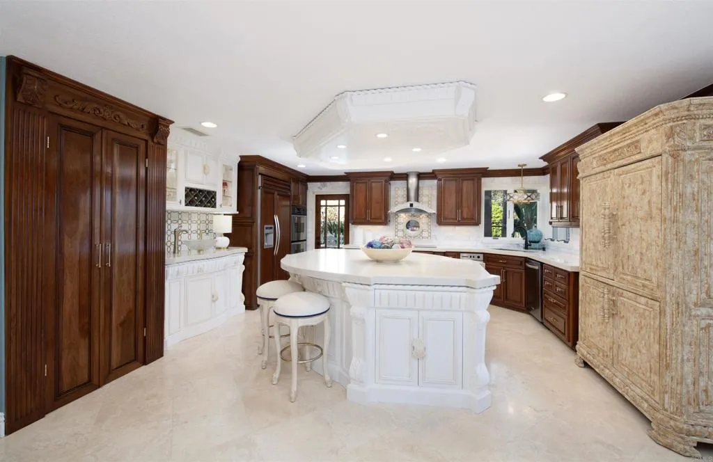 https://cdn.realtyfeed.com/cdn/127/306659833/4f4811993642634ed985c2a7d1b8c423.webp