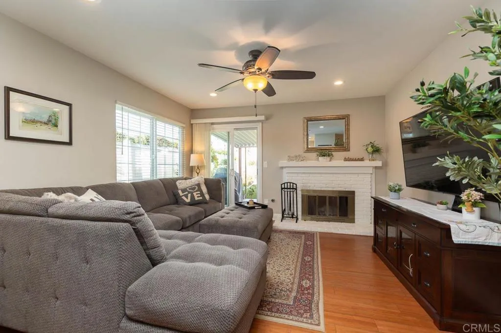 https://cdn.realtyfeed.com/cdn/127/306659840/2493d048b9b312fd8ca98219e9c2e982.webp