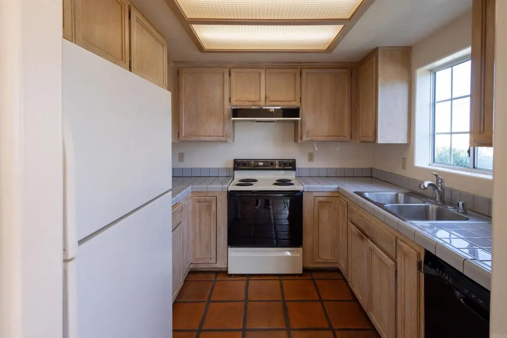https://cdn.realtyfeed.com/cdn/127/306659845/e5756e0cf58390e836bd2318de837362.webp