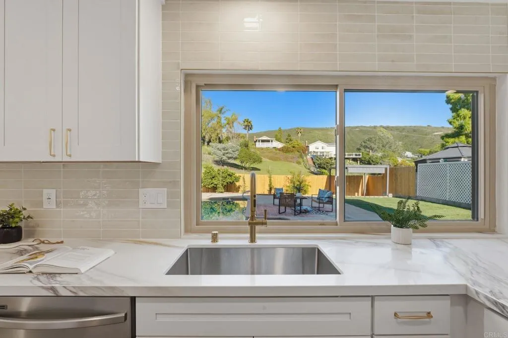 https://cdn.realtyfeed.com/cdn/127/306659846/5a885f551e819f068306a61779034f0d.webp