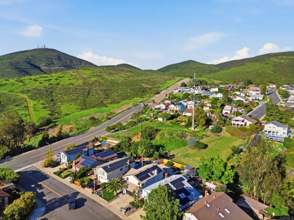 https://cdn.realtyfeed.com/cdn/127/306659846/8c468f073b351e74cbf88119ff313dd0.webp