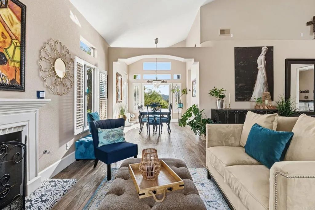 https://cdn.realtyfeed.com/cdn/127/306659853/093376c5f7e65f80ea24ac81ad9820da.webp