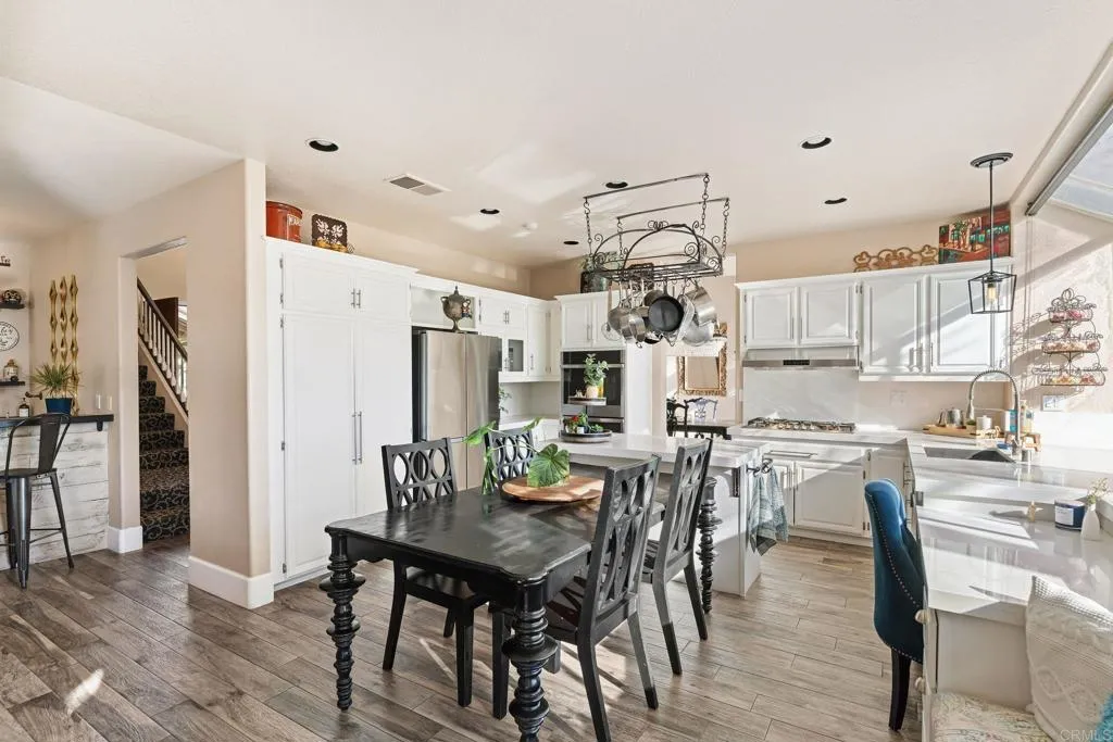 https://cdn.realtyfeed.com/cdn/127/306659853/50ef80f0b1905a79e4d0bed977347f42.webp
