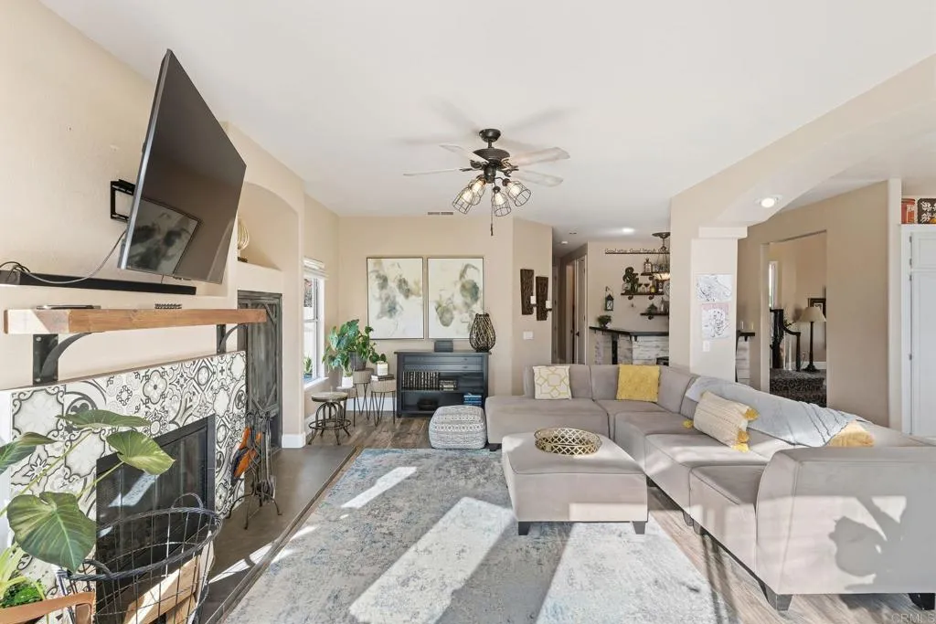 https://cdn.realtyfeed.com/cdn/127/306659853/64055e551daef4f52e3f5ae4b55a44ab.webp