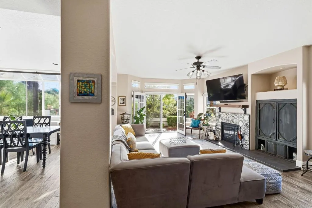 https://cdn.realtyfeed.com/cdn/127/306659853/66fd6653bde931d6868bbe47a75af59f.webp