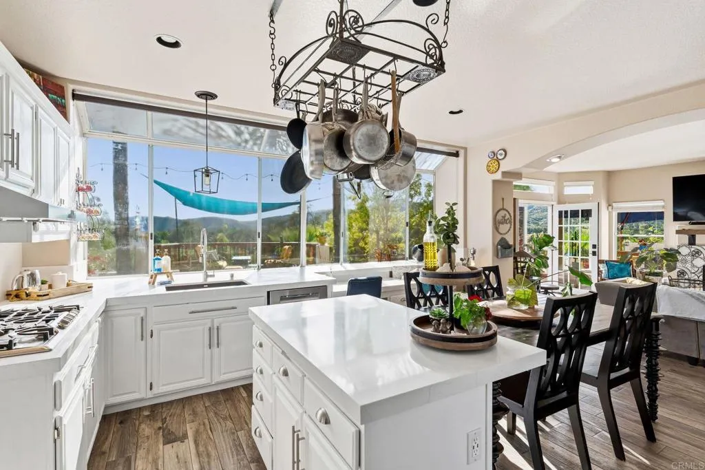 https://cdn.realtyfeed.com/cdn/127/306659853/8772088e059f67109f22c81b124507b7.webp