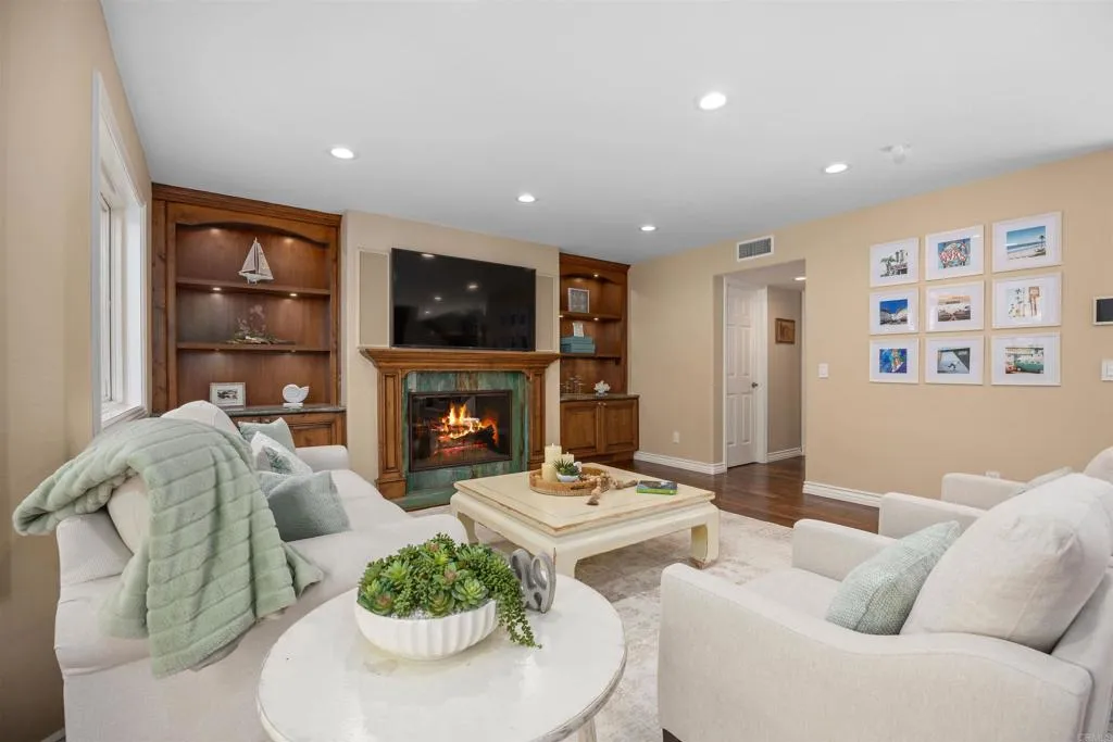 https://cdn.realtyfeed.com/cdn/127/306659857/70f18a9919d89dd2b9c3dbea5739b600.webp