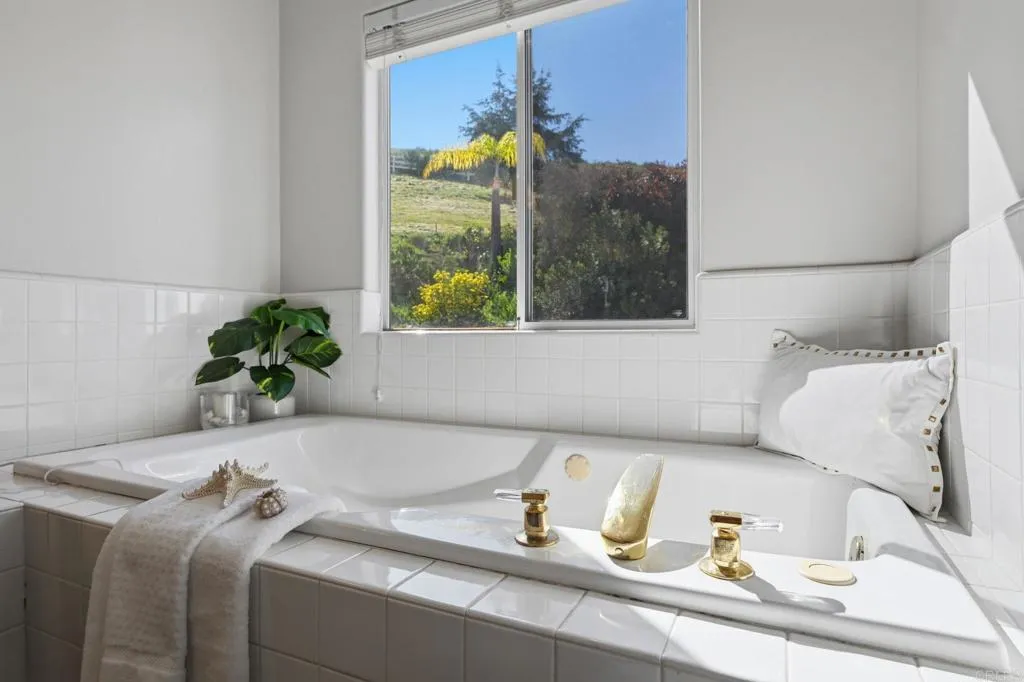 https://cdn.realtyfeed.com/cdn/127/306659860/03ee361f91f92385a7b4273b21b5de93.webp