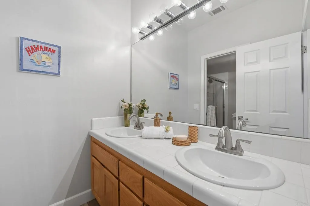 https://cdn.realtyfeed.com/cdn/127/306659860/1e1fb7442bdf3d46f0388cae69fd0a26.webp