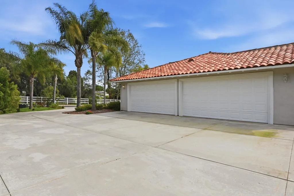 https://cdn.realtyfeed.com/cdn/127/306659860/409f9d4c0208fb1bd0f18eed880d51c6.webp