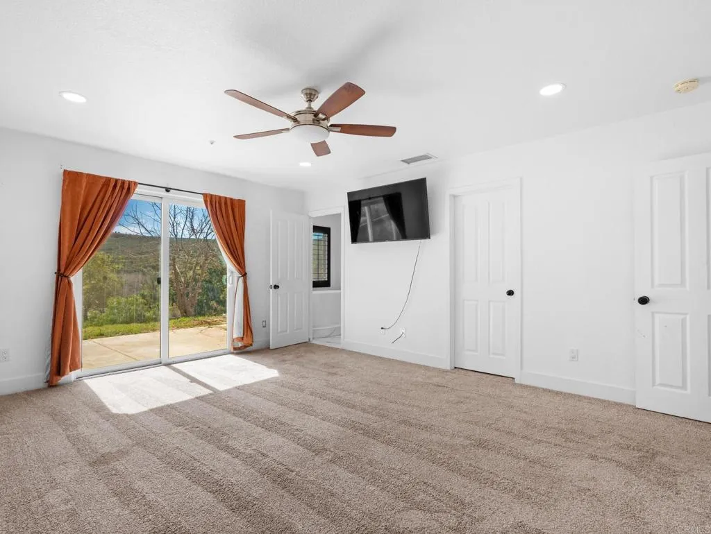 https://cdn.realtyfeed.com/cdn/127/306659865/29736f6d55442facc376503fd7568538.webp