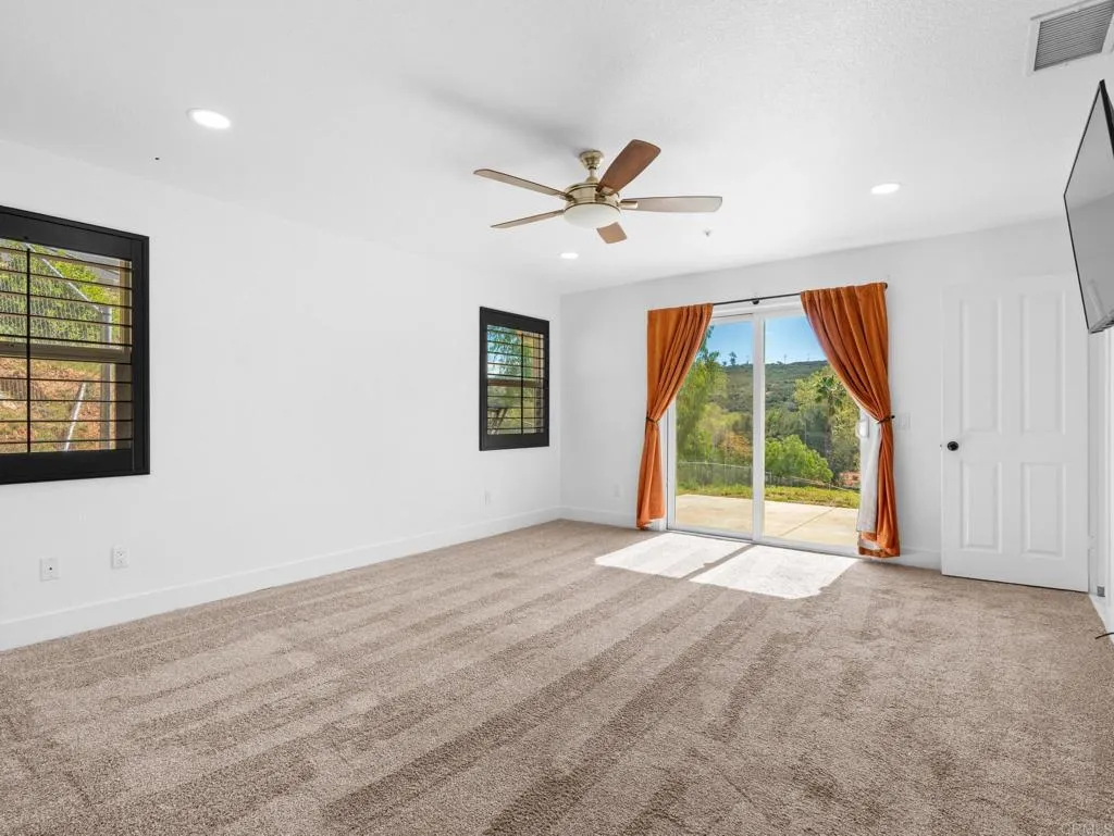 https://cdn.realtyfeed.com/cdn/127/306659865/ab8abba93b1853493fc8ba51175a3981.webp