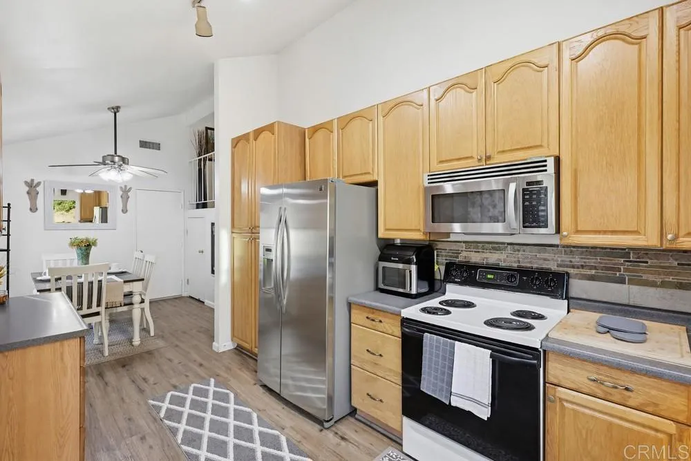 https://cdn.realtyfeed.com/cdn/127/306659869/244d3113ba61cfc1da480512f2ac050a.webp