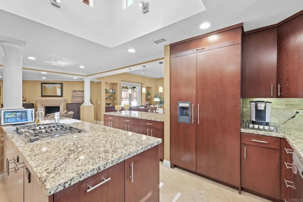 https://cdn.realtyfeed.com/cdn/127/306659875/5084a5e0ce38a80ca9ad820d46d699d7.webp