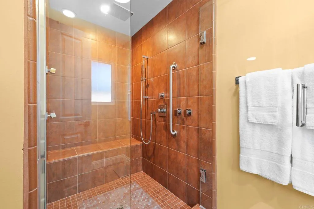 https://cdn.realtyfeed.com/cdn/127/306659875/bddfe6edf3865a9ff1e1c2132261f7d7.webp