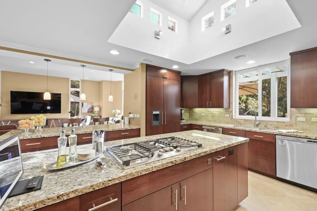 https://cdn.realtyfeed.com/cdn/127/306659875/fc569847e9f95b2861d87e088346b207.webp