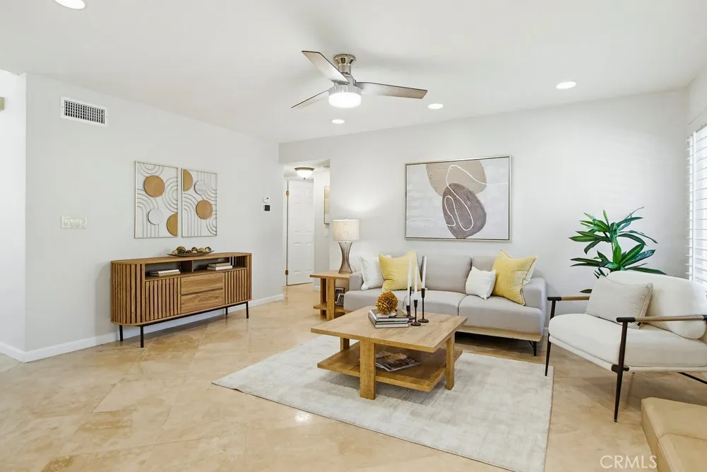 https://cdn.realtyfeed.com/cdn/127/306659925/11e7cb8bb69181be4e98c556f2419272.webp