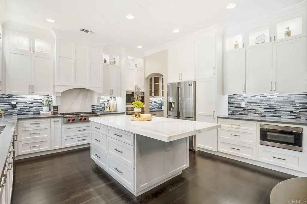 https://cdn.realtyfeed.com/cdn/127/306659937/72b269d370860be8ca9eb119a6b66270.webp
