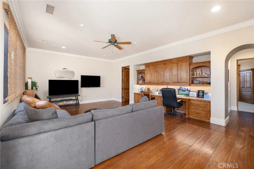 https://cdn.realtyfeed.com/cdn/127/306659944/15b6dd2833a9ee874f02092a5f5d57ad.webp