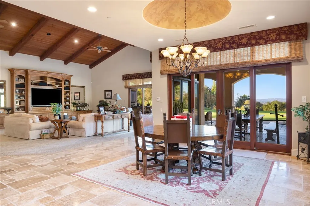 https://cdn.realtyfeed.com/cdn/127/306659944/232c80309521c11b643b13a81d9d467b.webp