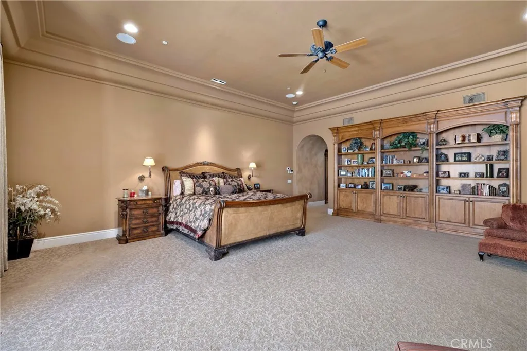 https://cdn.realtyfeed.com/cdn/127/306659944/6a497617c95f69566ec6add6baf187c2.webp