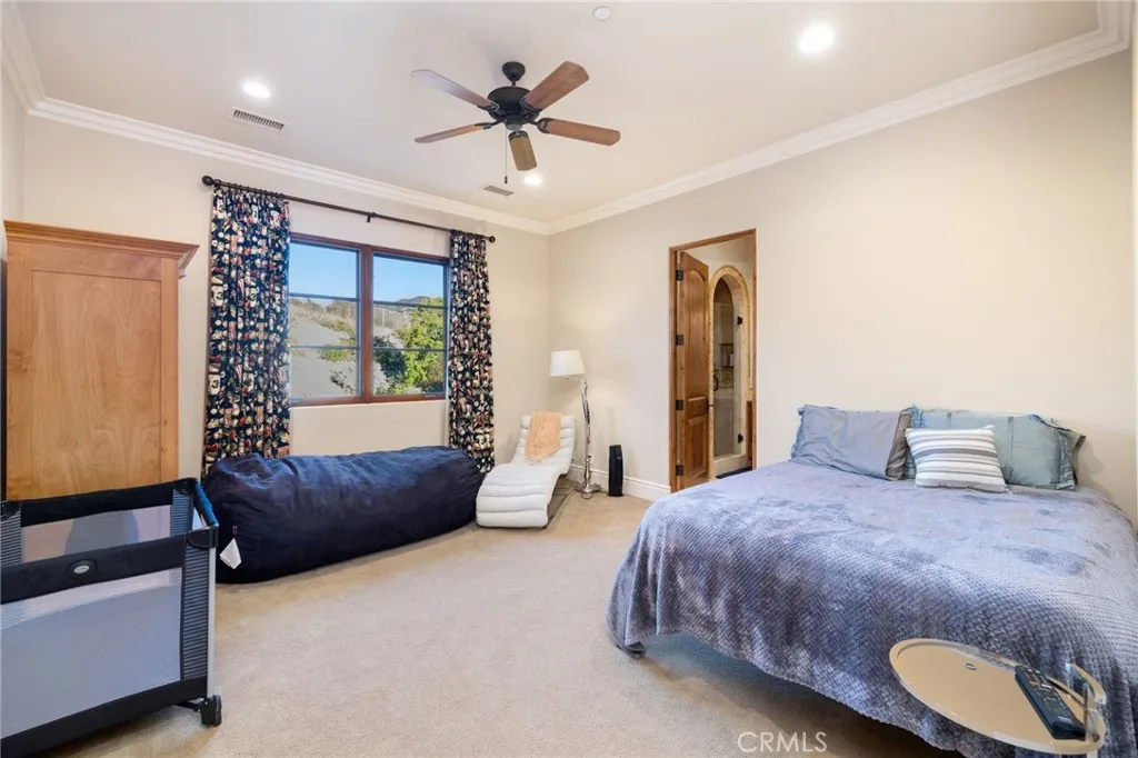 https://cdn.realtyfeed.com/cdn/127/306659944/82c197afb1b36b47bc93bff170764f0b.webp
