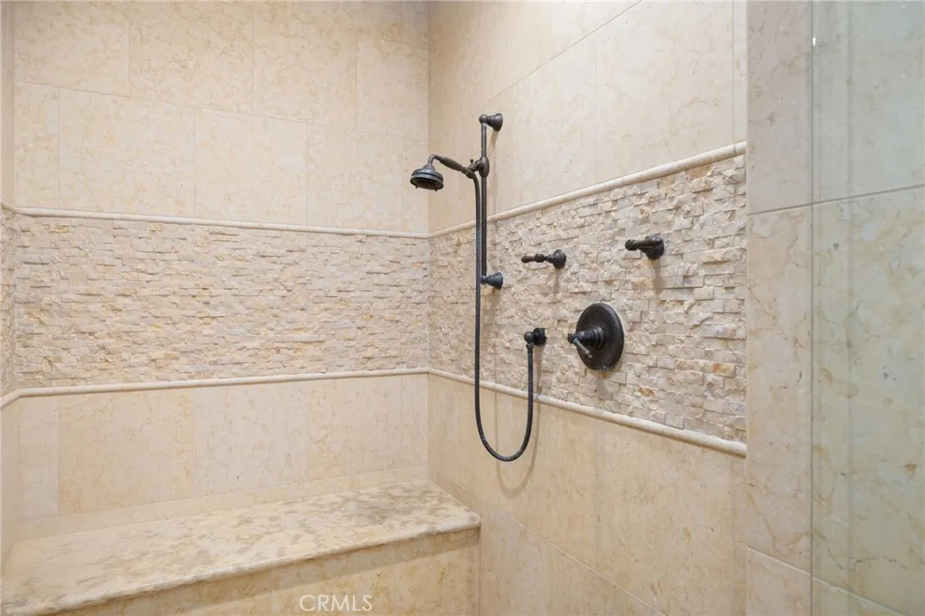 https://cdn.realtyfeed.com/cdn/127/306659944/9f3c70b27a8aa97fe347ed6f4b010639.webp