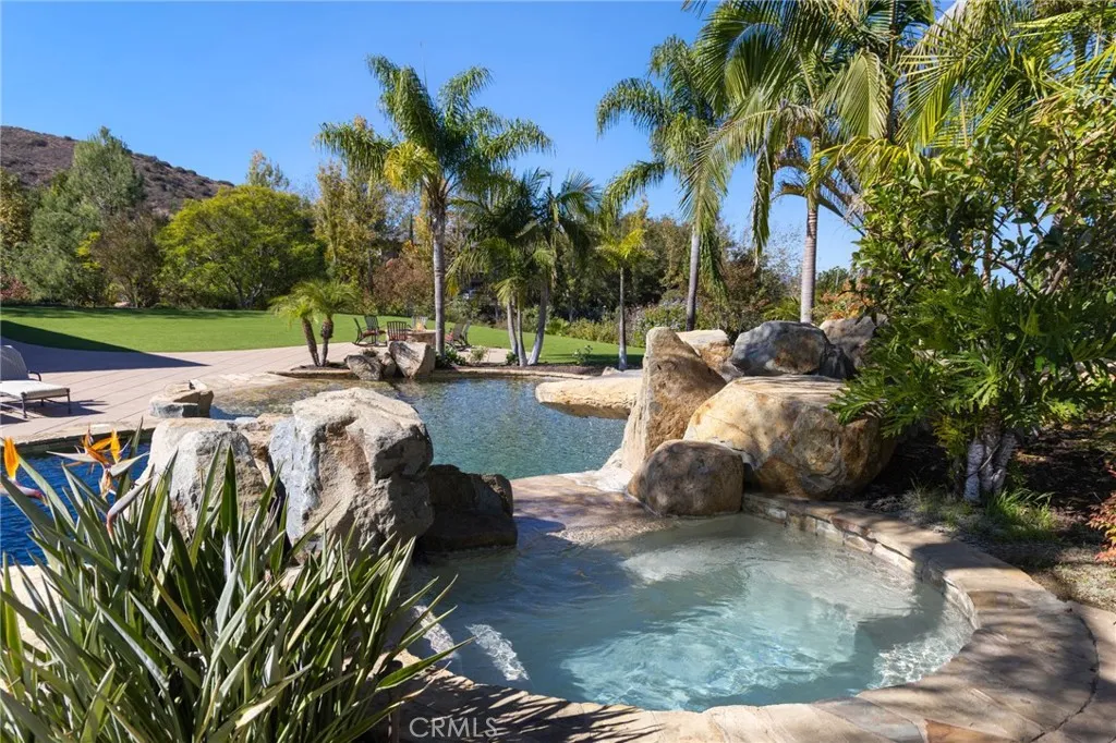 https://cdn.realtyfeed.com/cdn/127/306659944/c1de7c7406bfa8e9944e74968294e322.webp