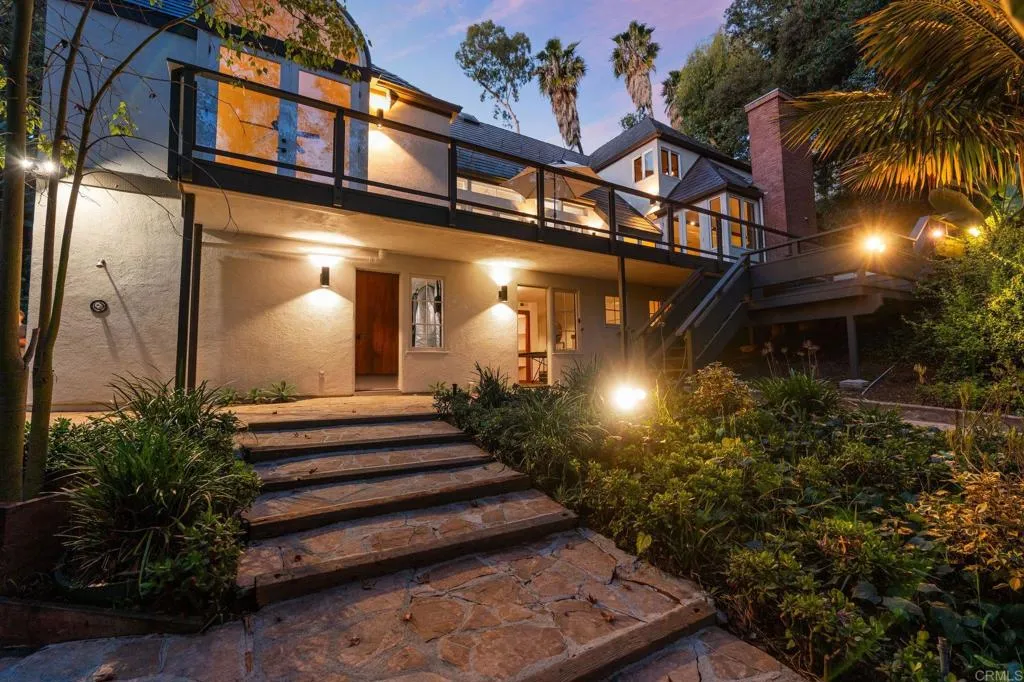 https://cdn.realtyfeed.com/cdn/127/306660002/d53d4038be65bd3128e3be5634cad876.webp