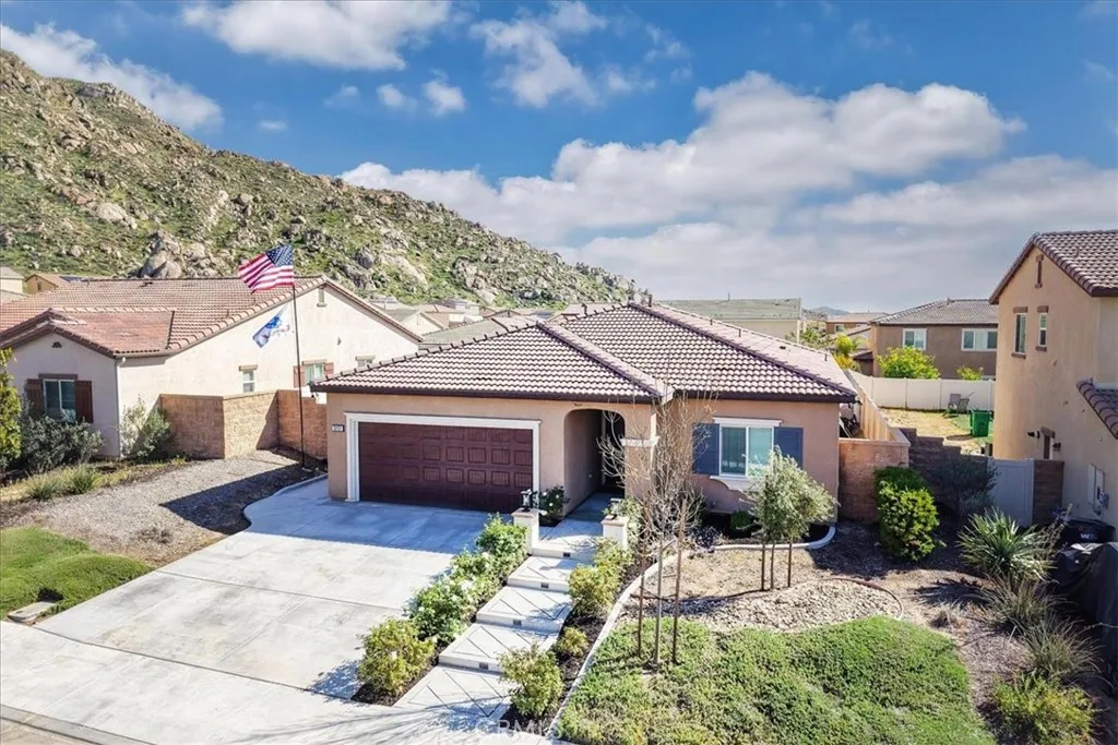 Menifee, CA 92585