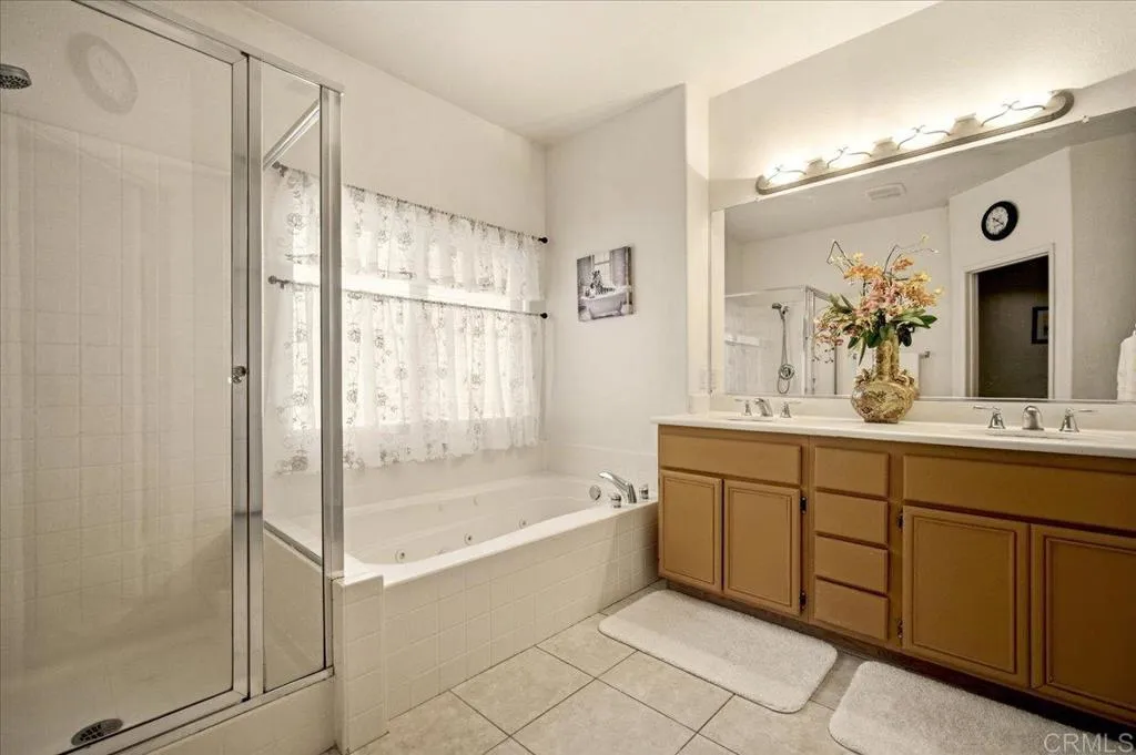 https://cdn.realtyfeed.com/cdn/127/306660078/a66136e209371f0ad40d54dbb36199db.webp