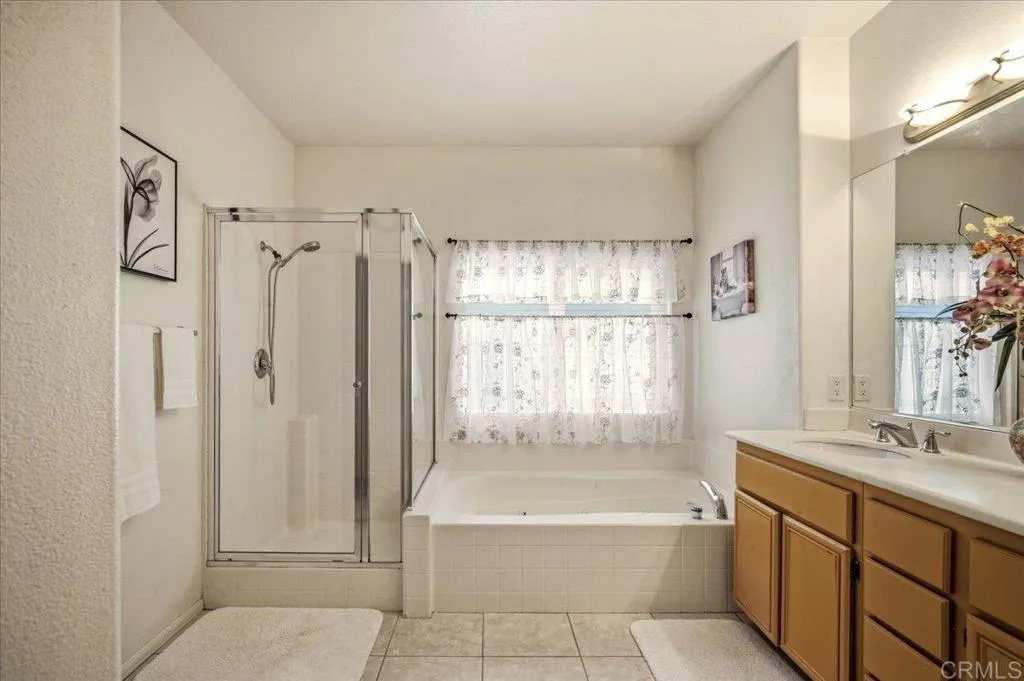 https://cdn.realtyfeed.com/cdn/127/306660078/f51aa6ac98a4f948aae636c97c356ea0.webp
