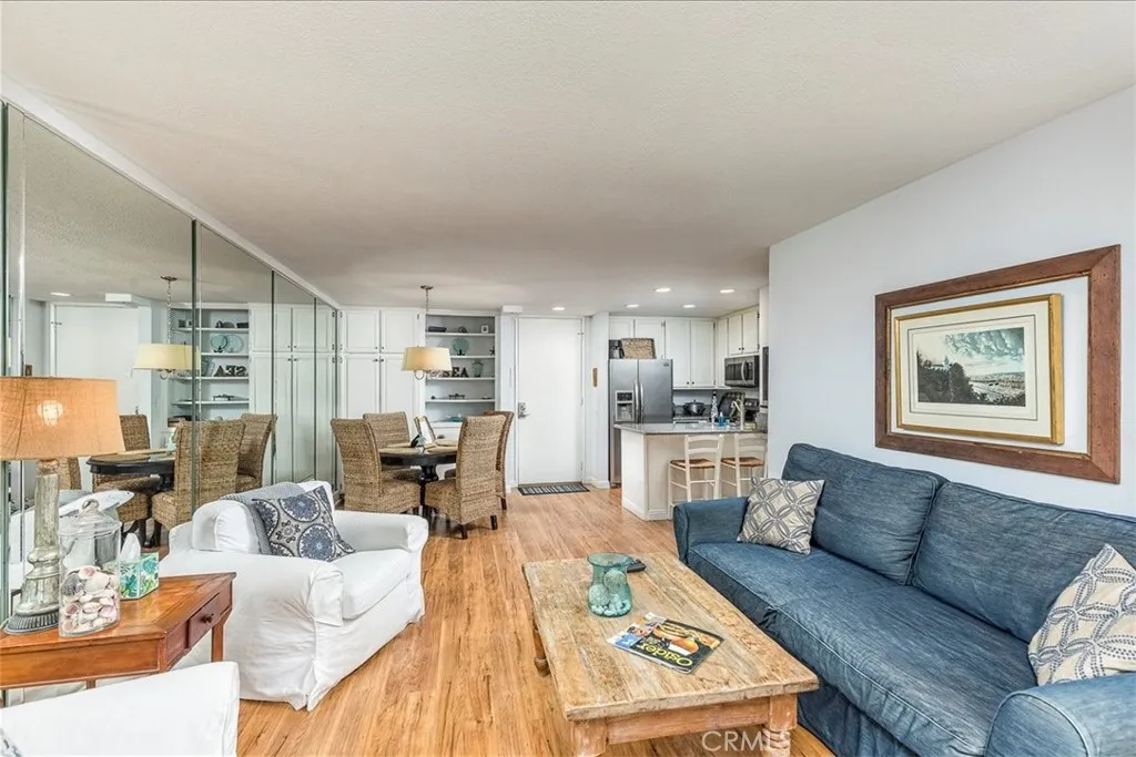 https://cdn.realtyfeed.com/cdn/127/306660080/370a4937086dbeed4f083f6f8cc3ff33.webp