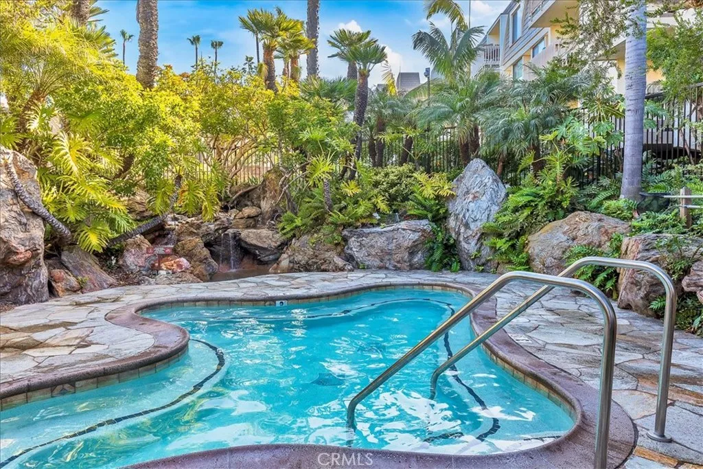 https://cdn.realtyfeed.com/cdn/127/306660080/b1f9c5b9bccbc721ee15fd047aad06e8.webp