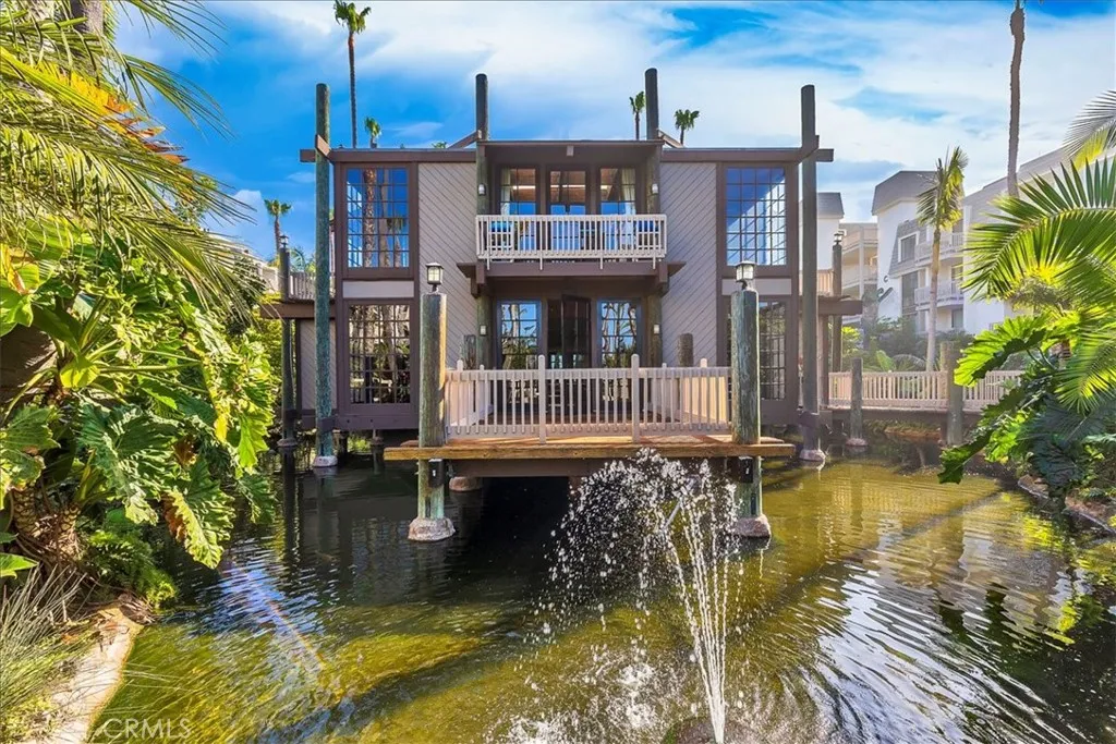 https://cdn.realtyfeed.com/cdn/127/306660080/f8c764f8eb6b62f9fc6c33f26c430fcd.webp