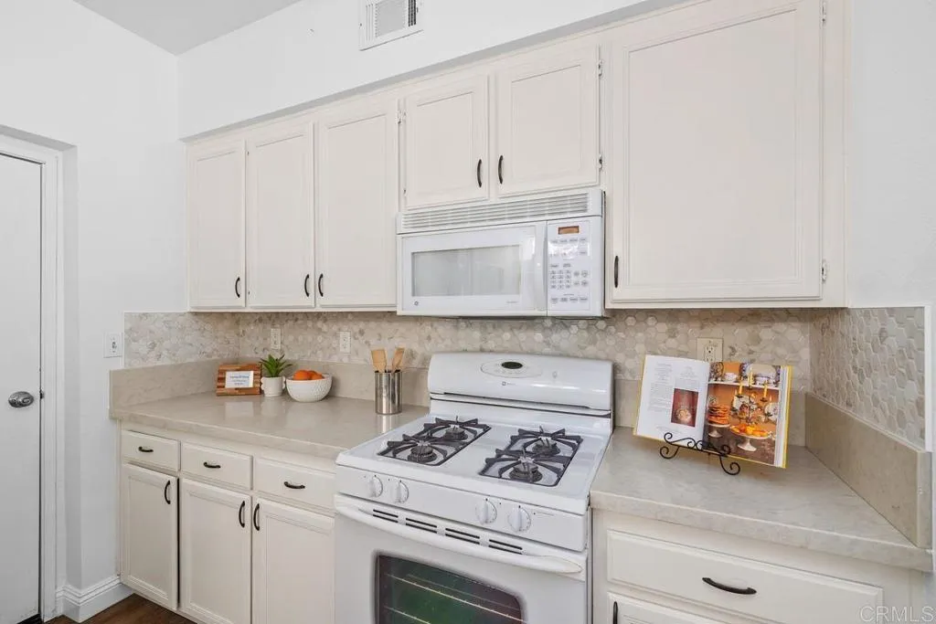 Photo #8: PTP2601751 Listing: Photo #8