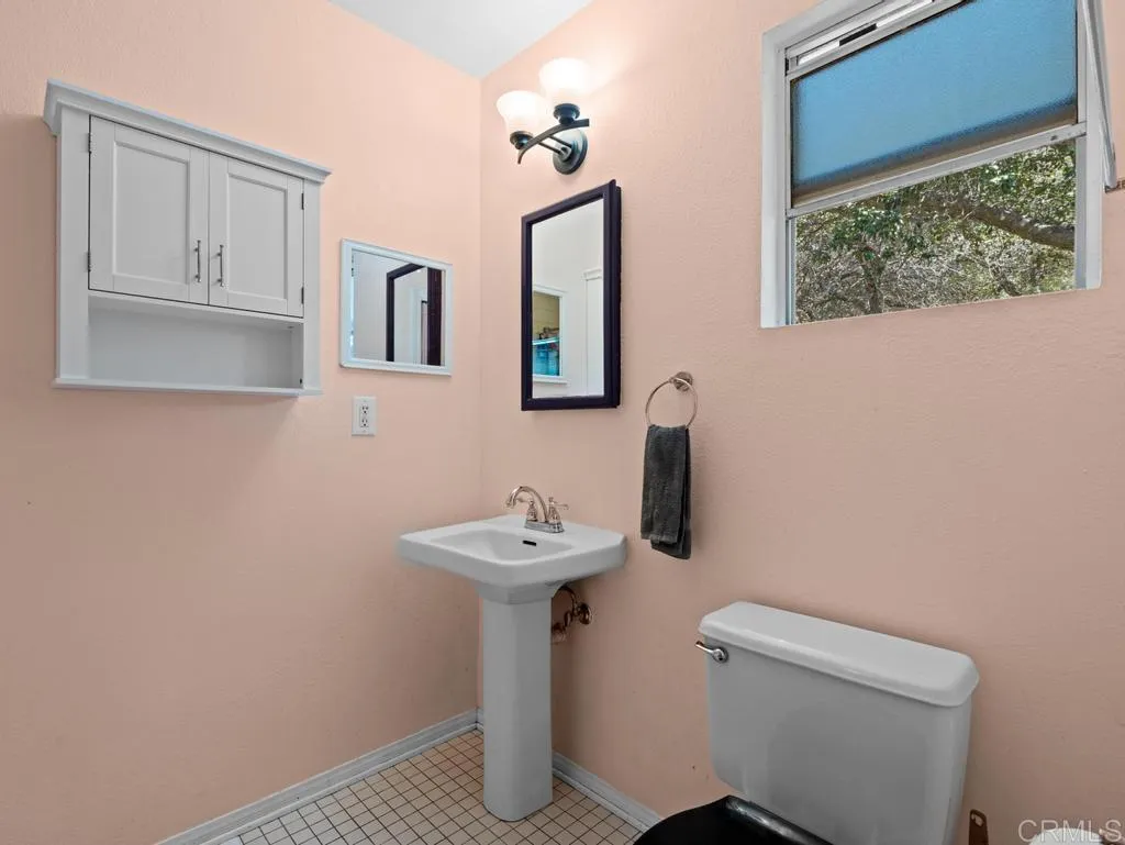 https://cdn.realtyfeed.com/cdn/127/306660104/0a52083bfac44290956db968a1ac1b48.webp