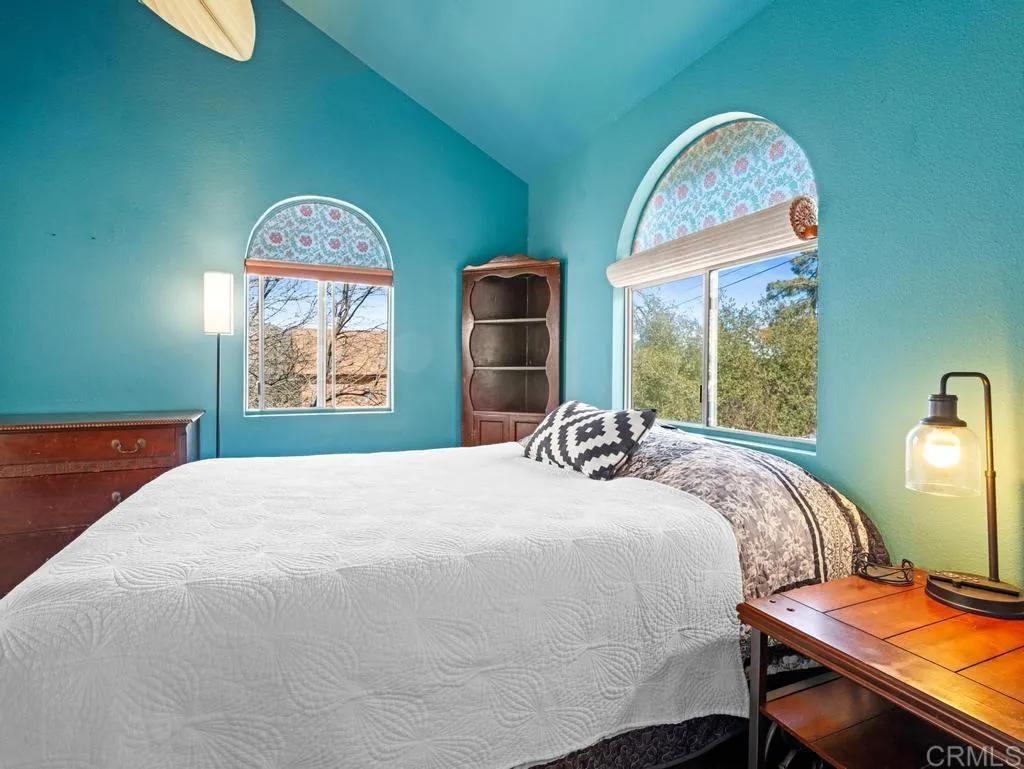 https://cdn.realtyfeed.com/cdn/127/306660104/953aa57c86b4f3979f5e74baadf5938b.webp