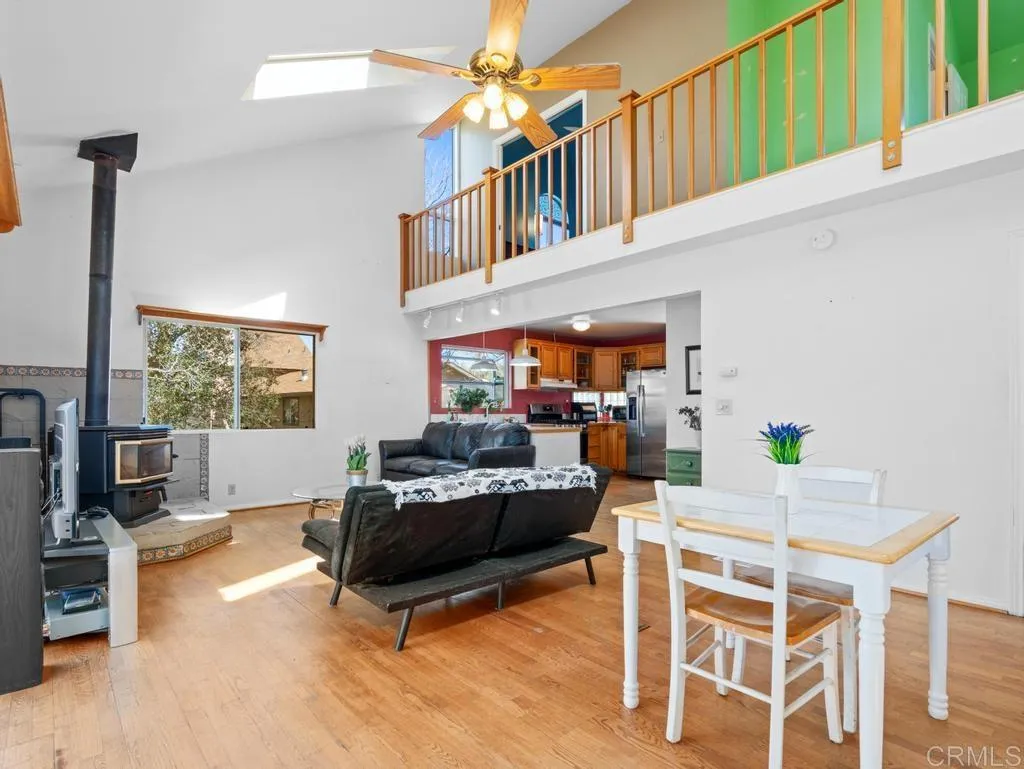 https://cdn.realtyfeed.com/cdn/127/306660104/cf979eecc30e71910354dbd0c8829d78.webp