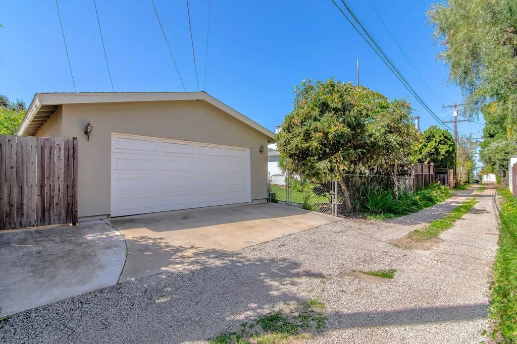 https://cdn.realtyfeed.com/cdn/127/306660108/24d61a071ba0d84d9405e7b428e5b323.webp