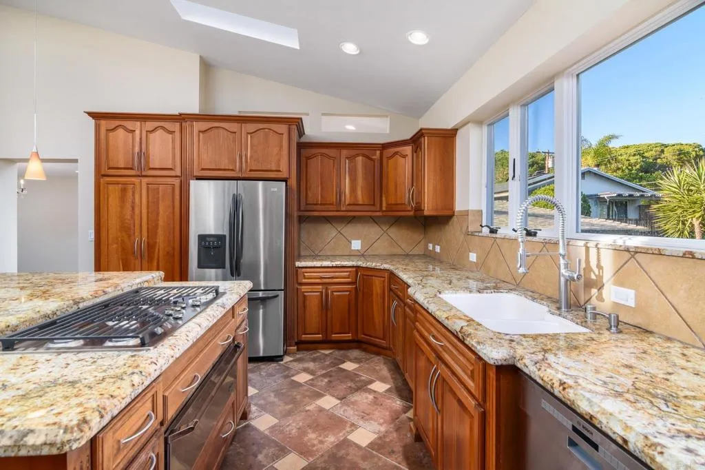 https://cdn.realtyfeed.com/cdn/127/306660108/8440012e6d178098ab394a3e389a0383.webp