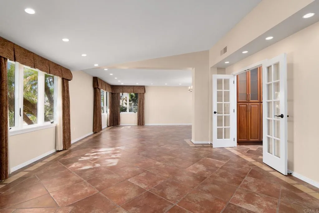 https://cdn.realtyfeed.com/cdn/127/306660108/e8094840c0277312b3c0d21f6835db55.webp
