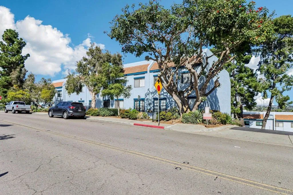 https://cdn.realtyfeed.com/cdn/127/306660120/21fc89a92a483e20a180d955bc027850.webp