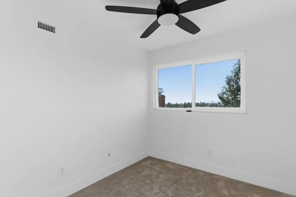 https://cdn.realtyfeed.com/cdn/127/306660159/34aa15f9e2adf76207bd8a7a4984b2c2.webp