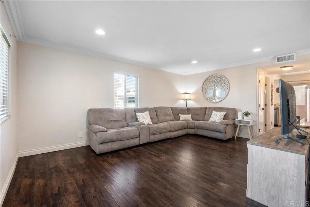 Photo #8: PTP2601755 Listing: Photo #8