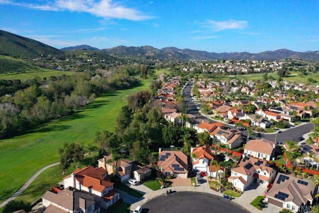 https://cdn.realtyfeed.com/cdn/127/306660186/2a5353610ebd16657de6ced285246383.webp