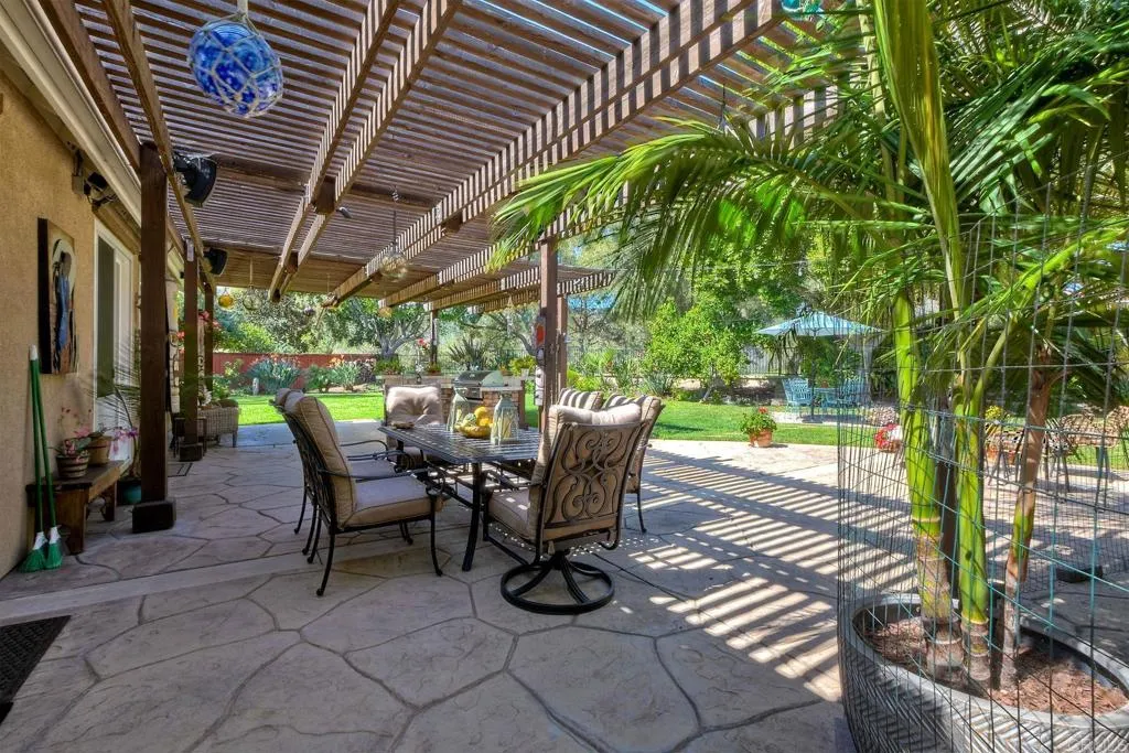 https://cdn.realtyfeed.com/cdn/127/306660186/98cabc215af30f5401f3a8998b146bd0.webp